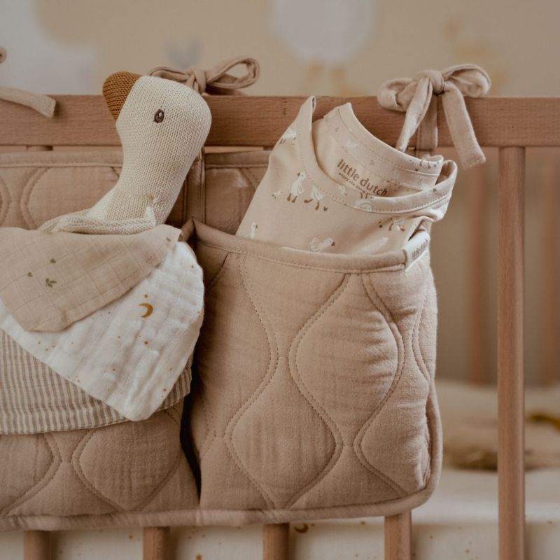 Image d'ambiance de présentation du produit Organisateur de lit Pure Soft Beige - Little Dutch